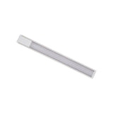 LED onderbouwlamp in slank, rechthoekig design met wit frame, schuin bovenaanzicht.