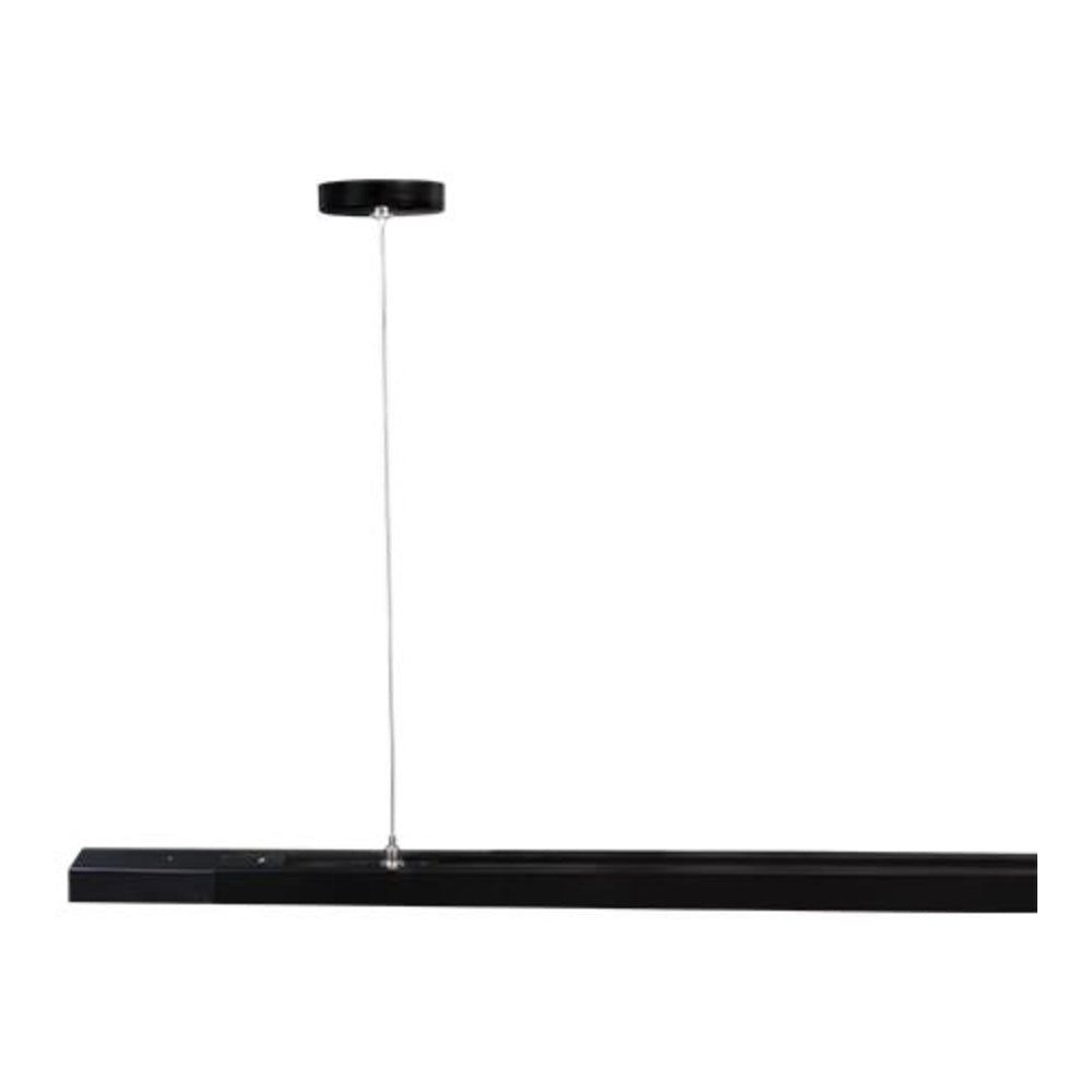 Zwarte moderne hanglamp met langwerpig design, minimalistisch frontaal aanzicht tegen witte achtergrond.