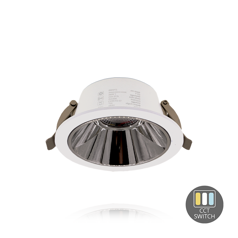 Witte LED downlight met CCT-schakelaar, vooraanzicht met zicht op reflector en montageklemmen.
