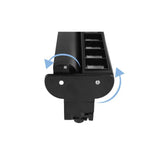 Detailaanzicht van een black ventilatierooster met verstelbare lamellen en scharnierende montage, gezien vanaf de zijkant met rotatiepijlen die de verstelbaarheid illustreren.