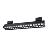 Zwart lineair LED-armatuur met rasteroptiek en dubbele montageclips, schuin van voren en onderen gefotografeerd tegen een witte achtergrond.