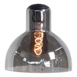 Close-up vooraanzicht van een moderne, rookglazen hanglamp met zichtbare spiraalvormige gloeidraad, ideaal voor industriële en sfeervolle interieurverlichting.