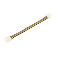 Platte bovenaanzicht afbeelding van een 6-pins JST SM verlengkabel met gekleurde draden en witte connectors aan beide uiteinden, gebruikt voor elektronische verbindingen.