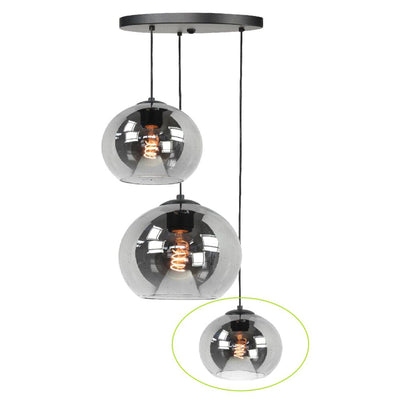 Hanglamp met drie glazen bollen in rookglas design met zichtbare LED spiraalfilamenten, vooraanzicht.