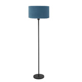Staande lamp met zwart metalen frame en ronde blauwe stoffen lampenkap, vooraanzicht tegen witte achtergrond.