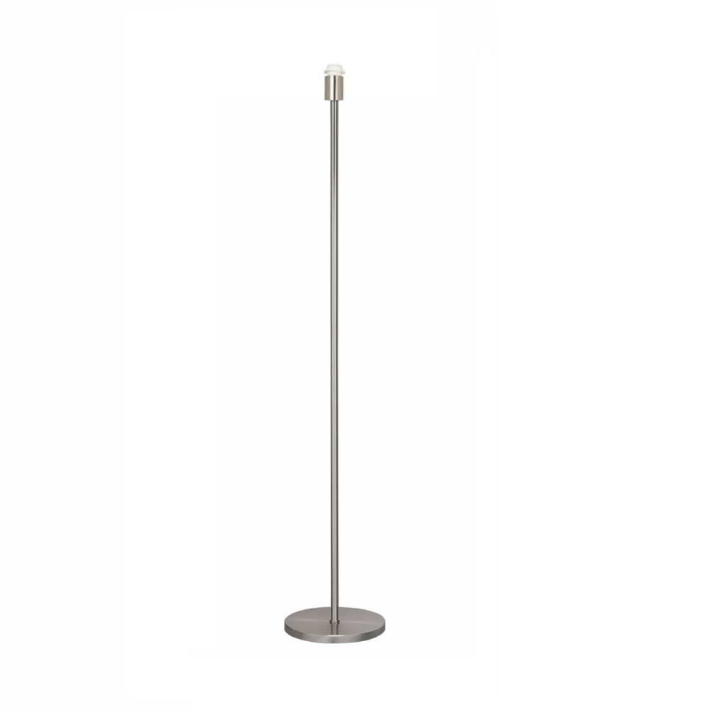 Staande metalen lampvoet in mat nikkel uitvoering, frontaal aanzicht, geschikt voor diverse lampenkappen en modern interieurdesign.
