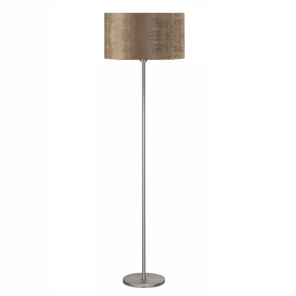 Staande lamp met ronde metalen voet en slanke zilverkleurige standaard, afgebeeld in vooraanzicht met een cilindervormige bruine lampenkap met textuur.