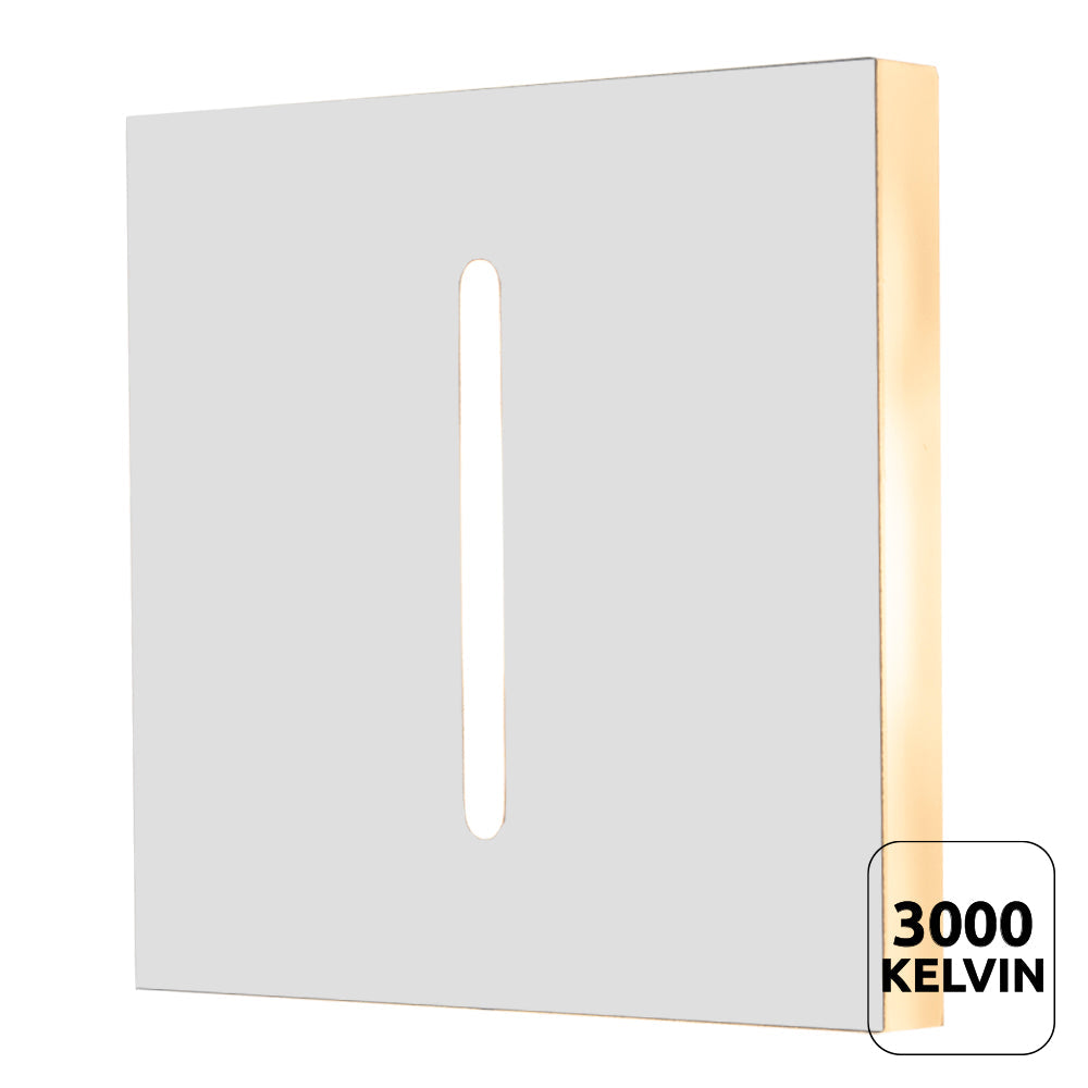 Moderne wandlamp met indirecte LED-verlichting in warm wit (3000 Kelvin), vierkante vorm met verticale lichtuitsparing, schuin zijaanzicht weergegeven.