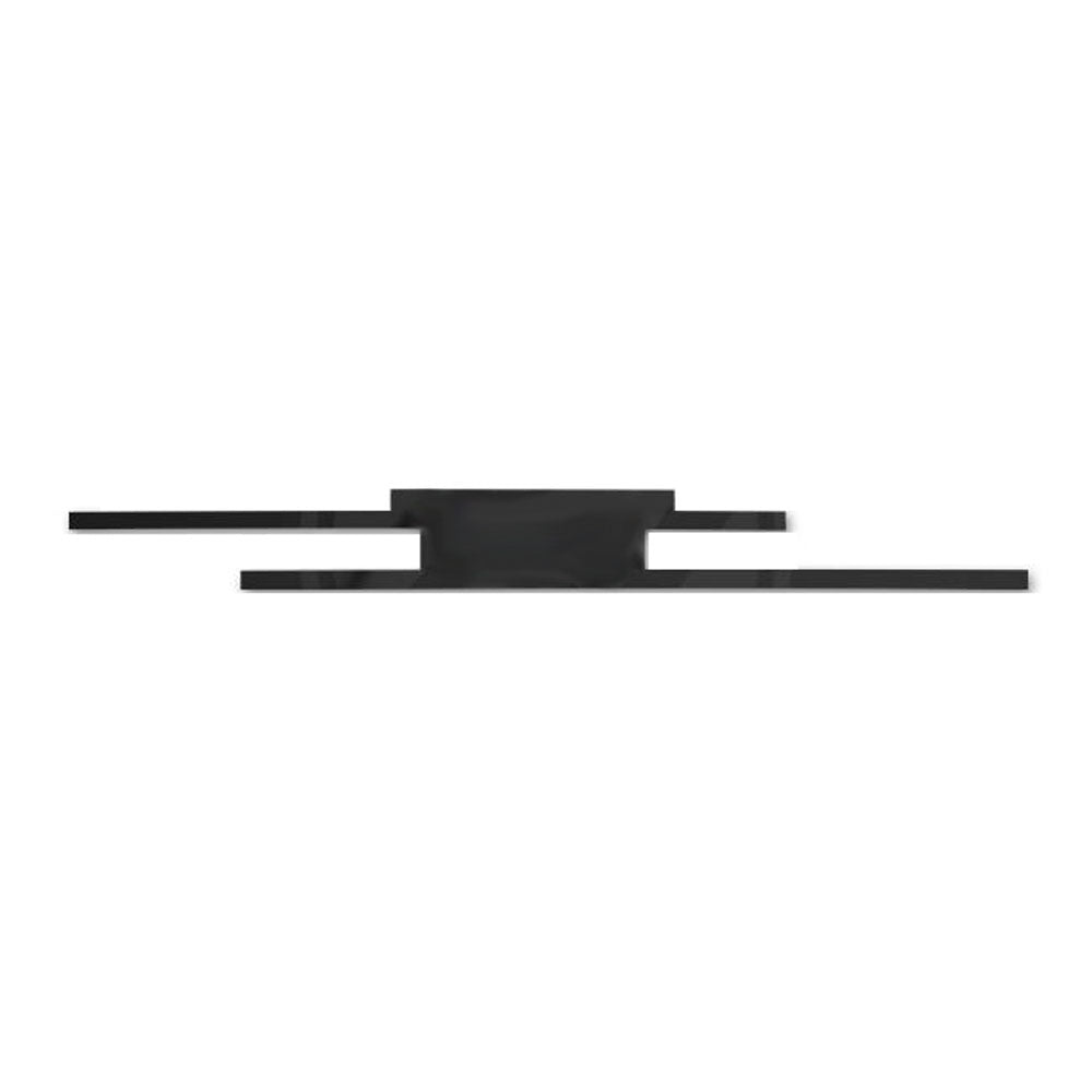 Moderne zwarte wandlamp met horizontaal lijnenspel, vooraanzicht – minimalistisch ontwerp geschikt voor moderne interieurs.