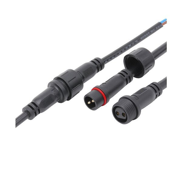 Waterdichte zwarte 2-pins DC stroomconnector met kabels, mannelijk en vrouwelijk, in gescheiden en aangesloten aanzicht, ideaal voor buitengebruik en LED-verlichting installaties.